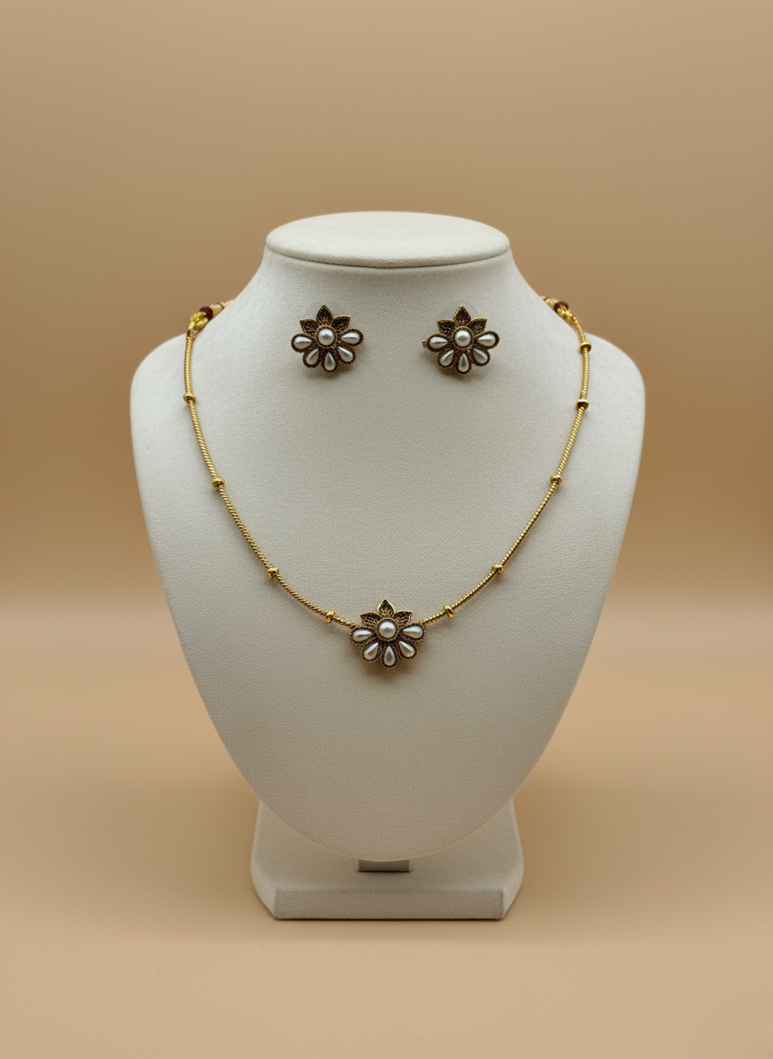 Kashwi White Lotus Necklace Set