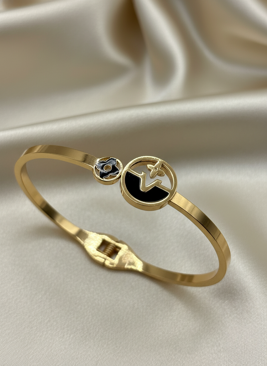 Black Enamel Circle Bracelet – Korean Minimal Chic