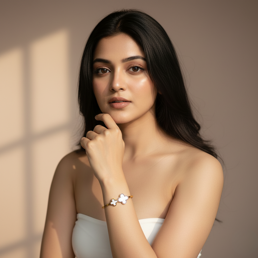 White Clover Korean Bracelet – Stainless Steel Elegance