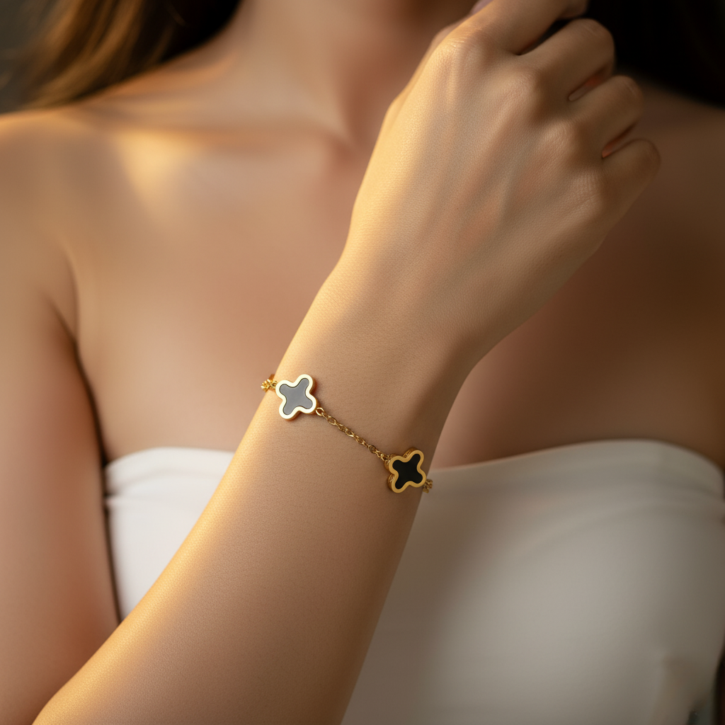 Noir Clover Link Bracelet