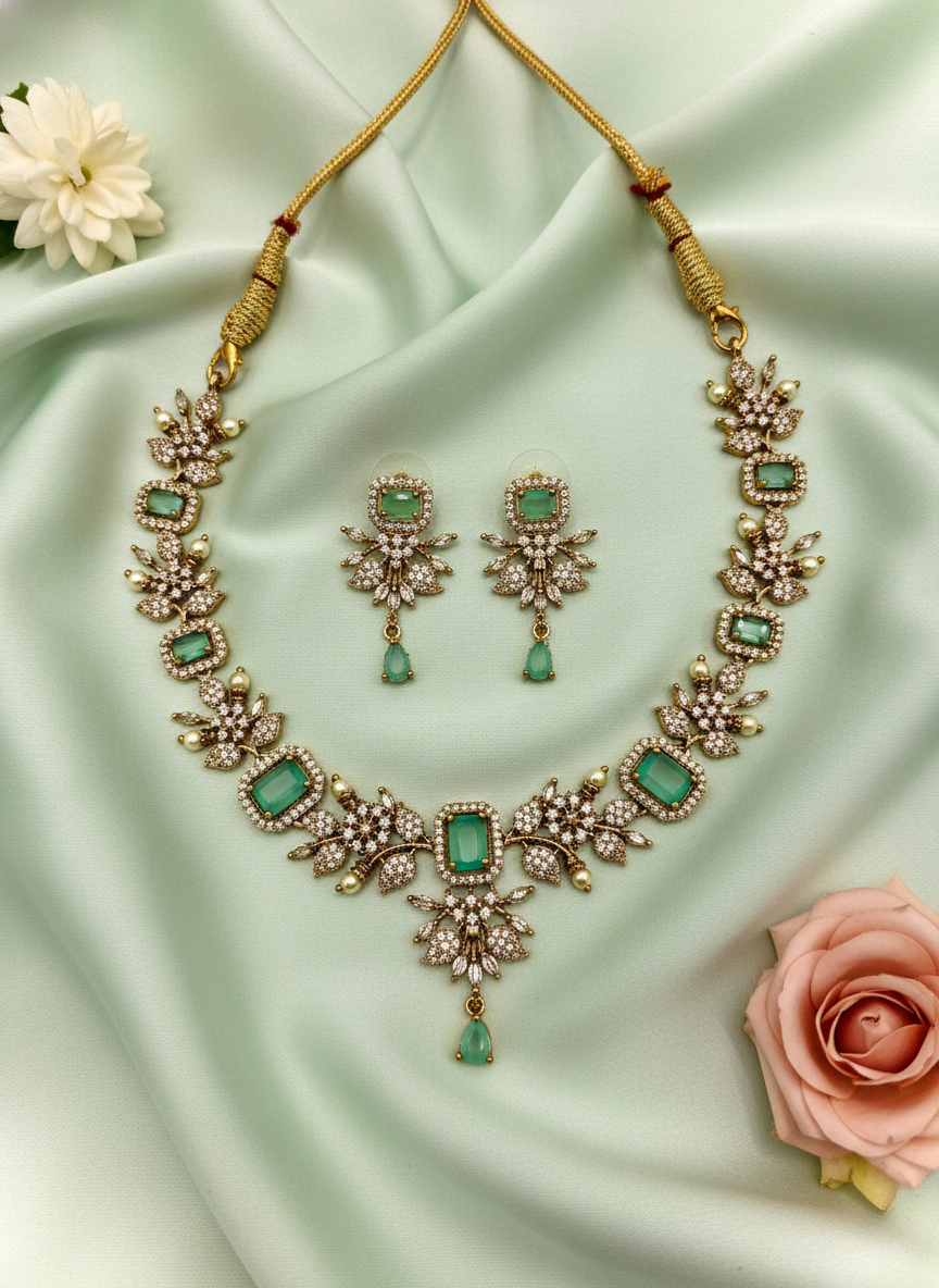 Emerald Glow AD Necklace Set